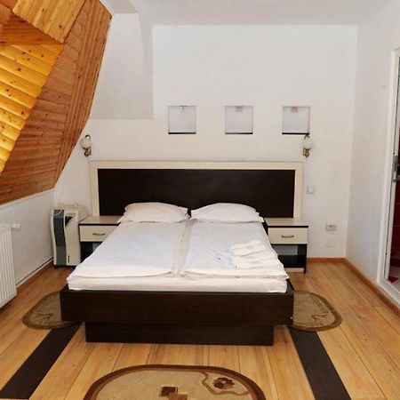 Vila Bradet Buşteni Екстериор снимка